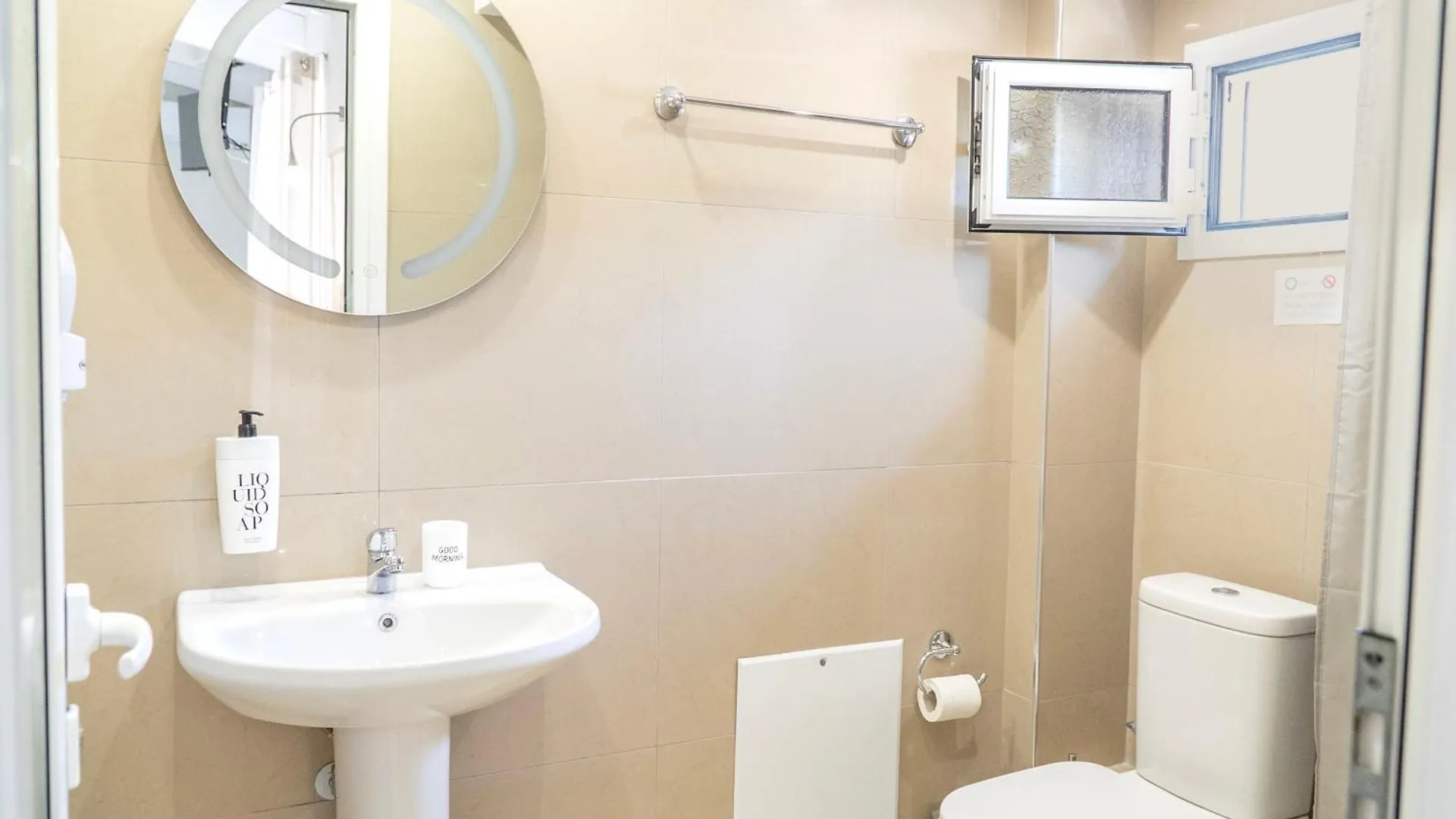 Rondo'S Hotel Himare