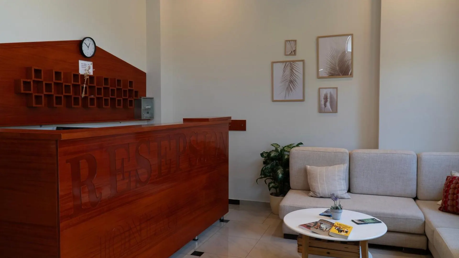 Rondo'S Hotel Himare