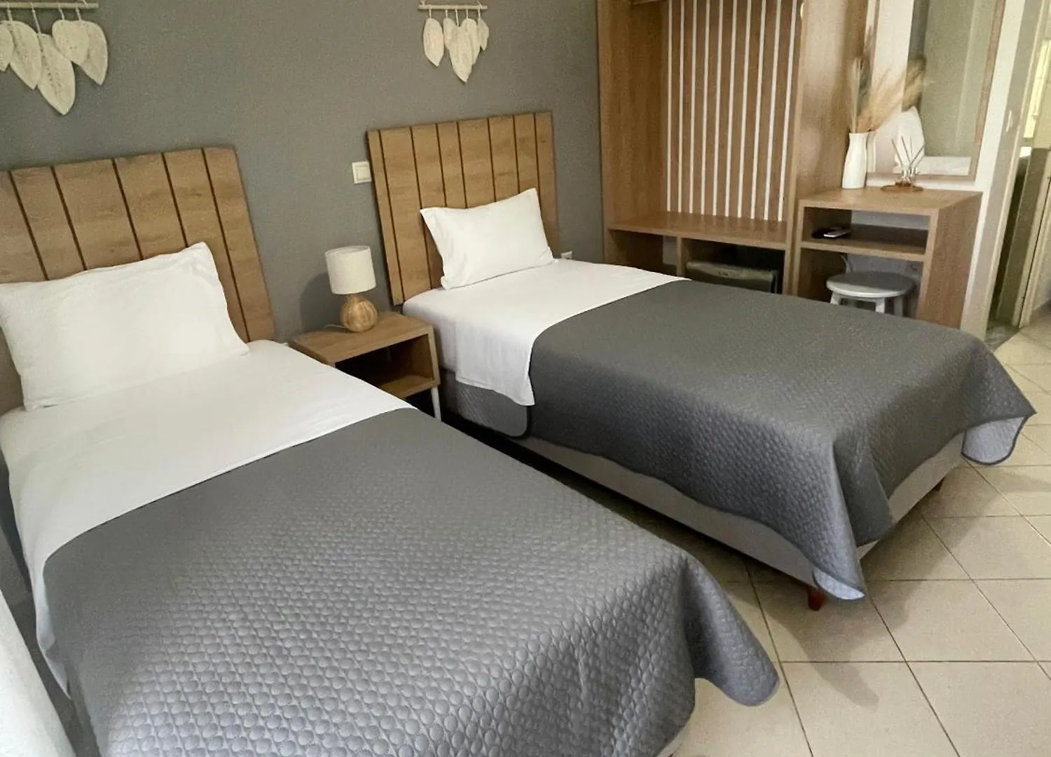 Rondo'S Hotel Himare